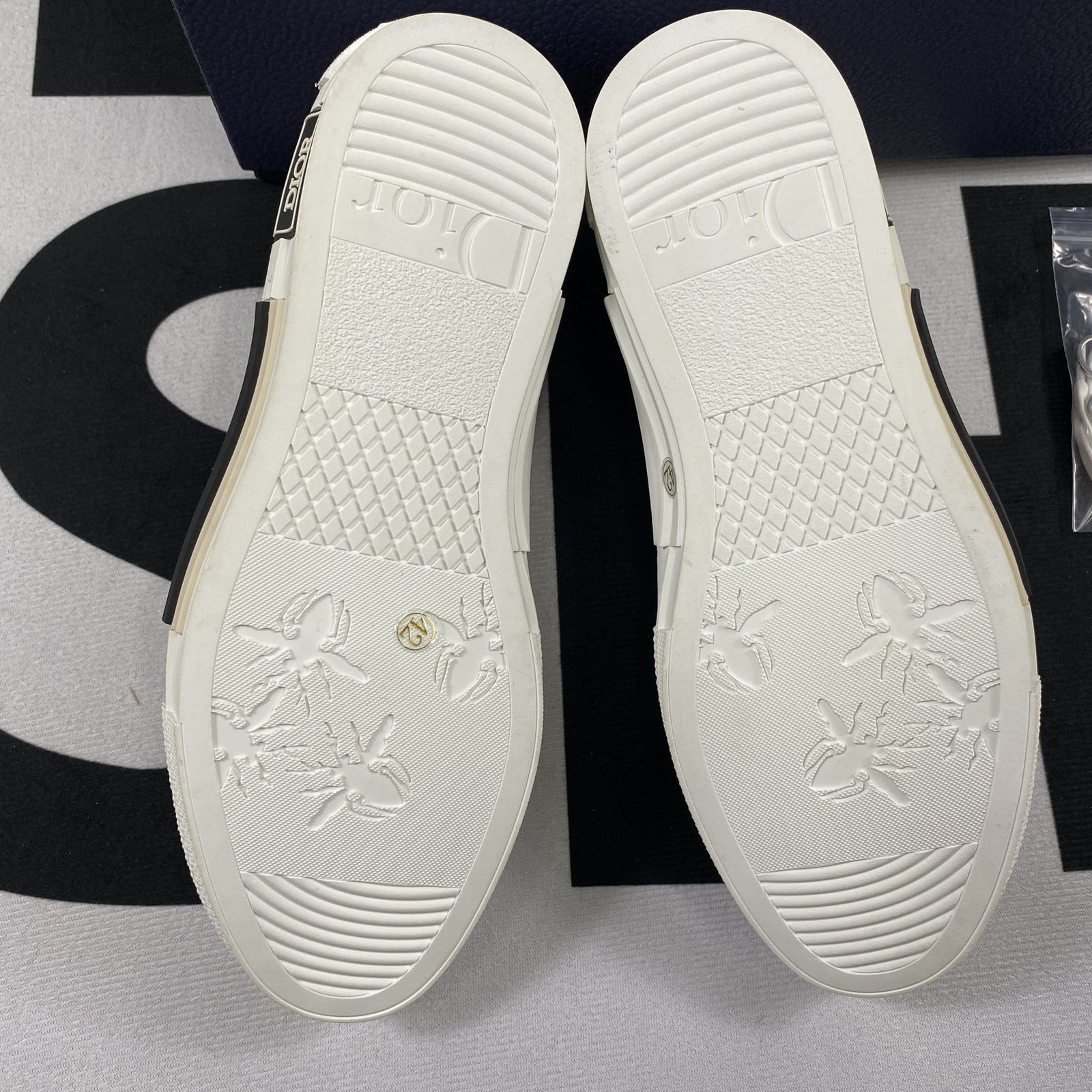 Dior B23 High Top Sneaker 2