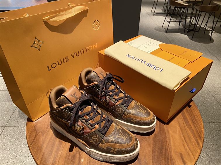 LV Shoes Replica TRAINER SNEAKER   LVS011