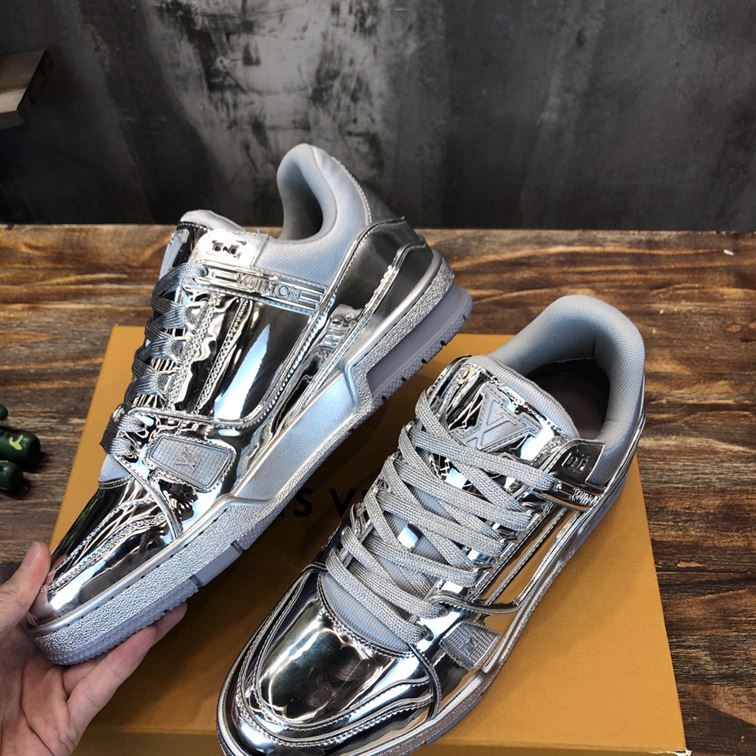 LOUIS VUITTON TRAINER SNEAKERS IN SILVER METALLIC CANVAS   LVS035