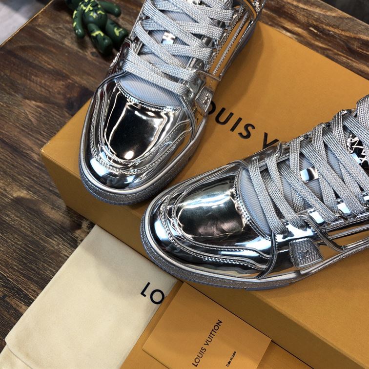 LOUIS VUITTON TRAINER SNEAKERS IN SILVER METALLIC CANVAS   LVS035