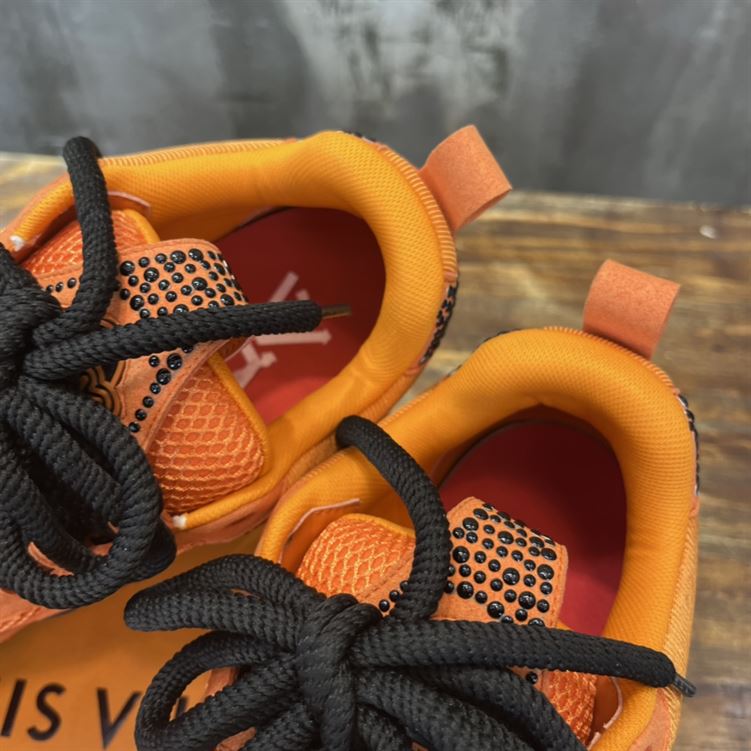 LOUIS VUITTON LVSK8 SNEAKER   LVS076