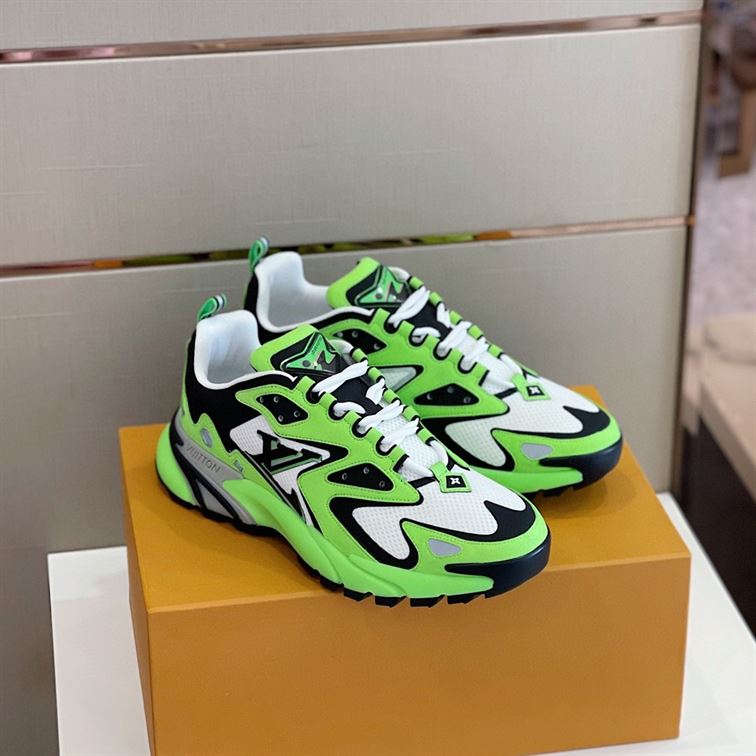 LOUIS VUITTON Dupe RUNNER TATIC SNEAKER   LVS024