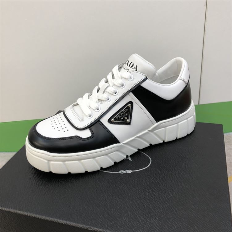 PRADA LEATHER SNEAKERS   PRS016