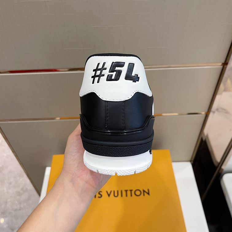 LOUIS VUITTON TRAINER SNEAKER   LVS080