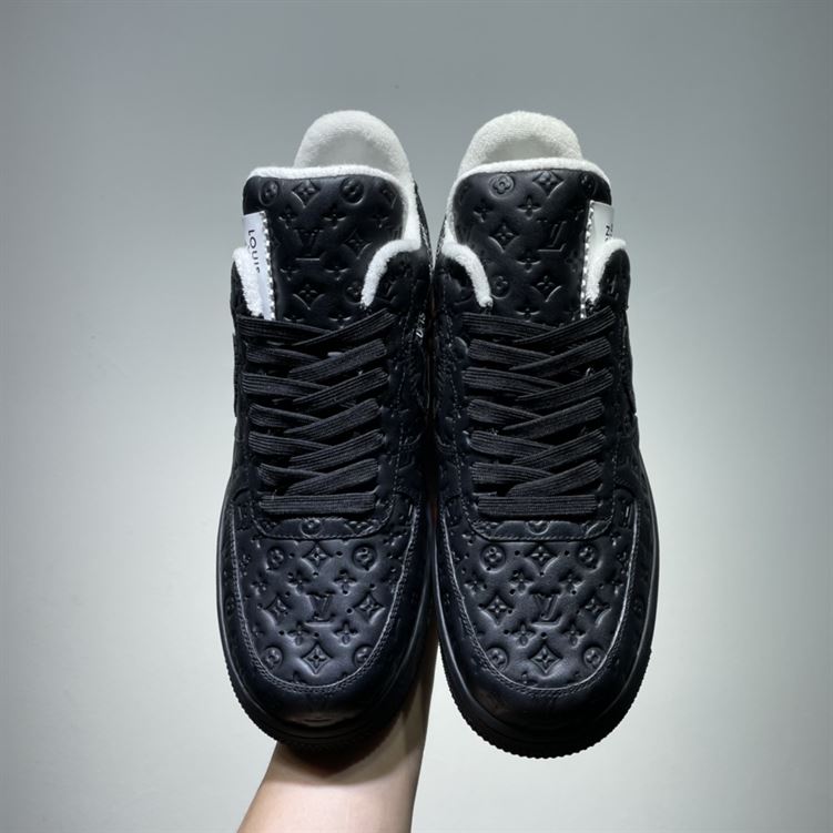 LOUIS VUITTON X NIKE AIR FORCE 1 LOW-TOP SNEAKERS   LVS135