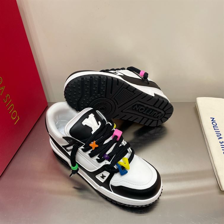 LOUIS VUITTON TRAINER MAXI LOW-TOP SNEAKERS IN WHITE AND BLACK   LVS116