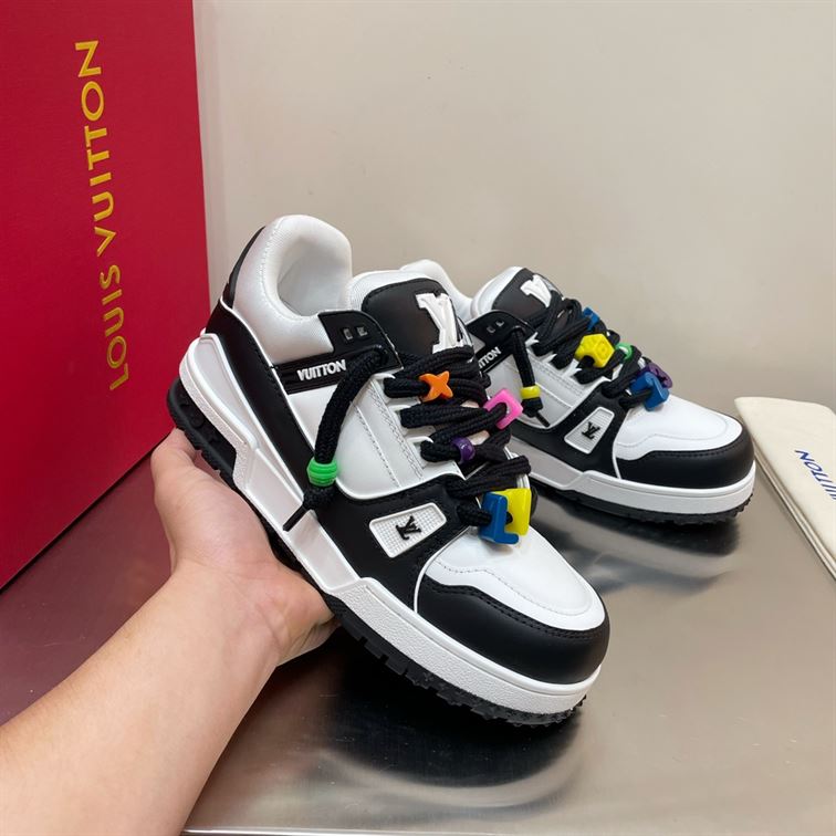LOUIS VUITTON TRAINER MAXI LOW-TOP SNEAKERS IN WHITE AND BLACK   LVS116