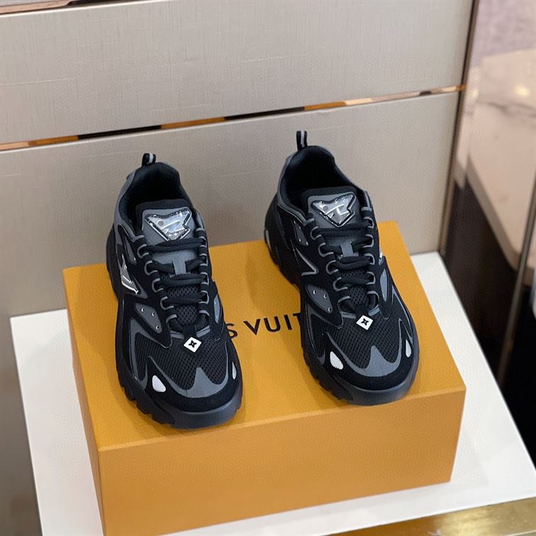 LOUIS VUITTON Dupe RUNNER TATIC SNEAKER   LVS026