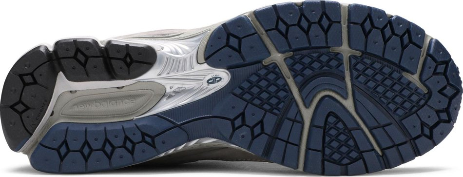 2002R OG  Light Grey  ML2002RA