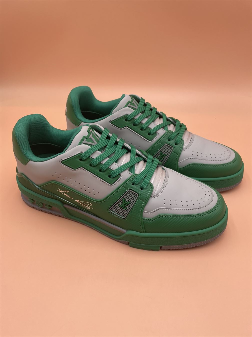 LOUIS VUITTON LV TRAINER SNEAKER   LVS060