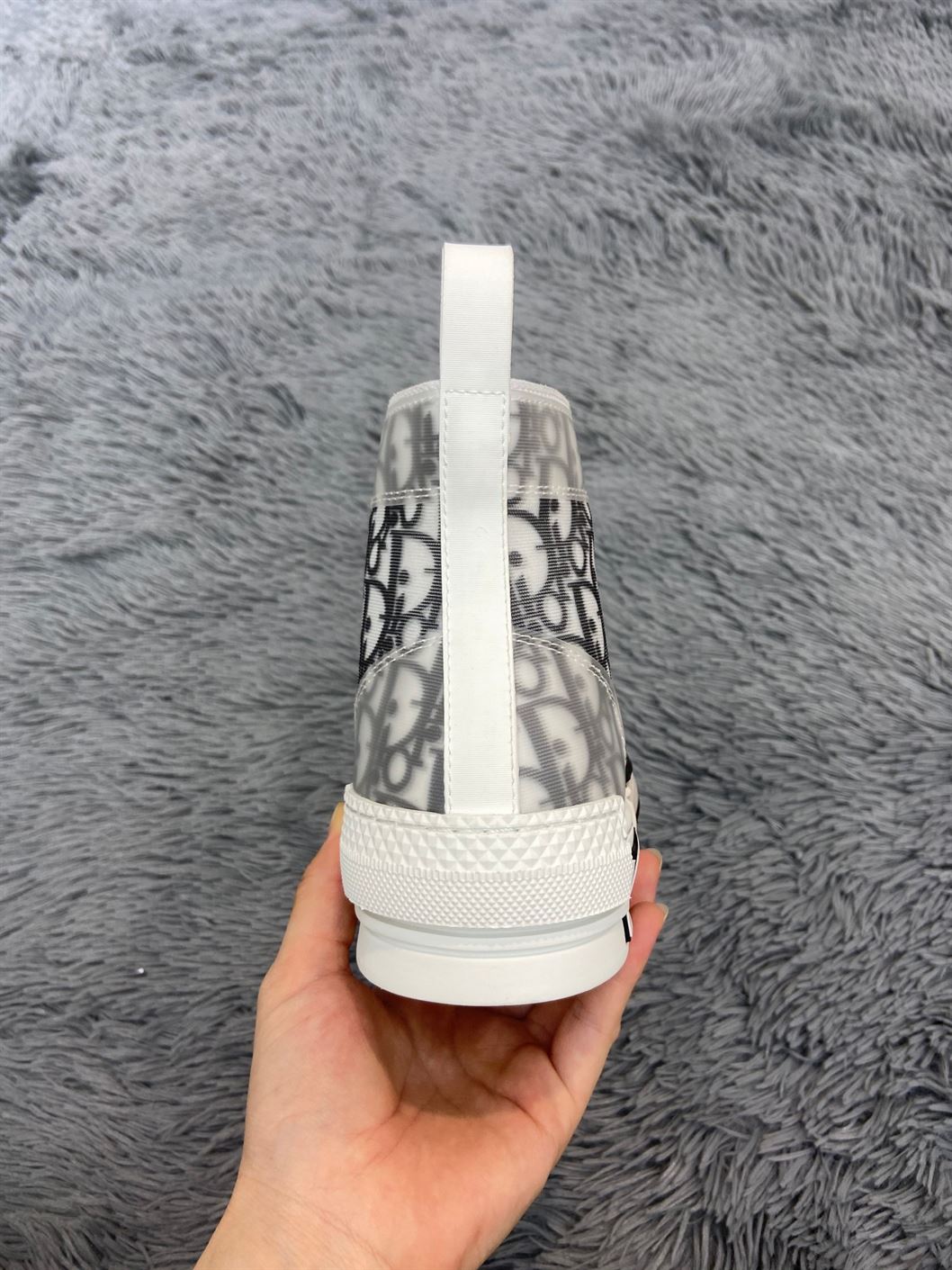 B23 HIGH-TOP SNEAKER DIOR OBLIQUE CANVAS   DO059