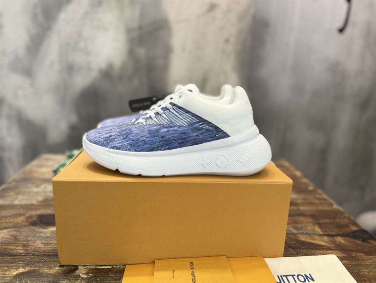 LOUIS VUITTON SHOW UP SNEAKER   LVS089
