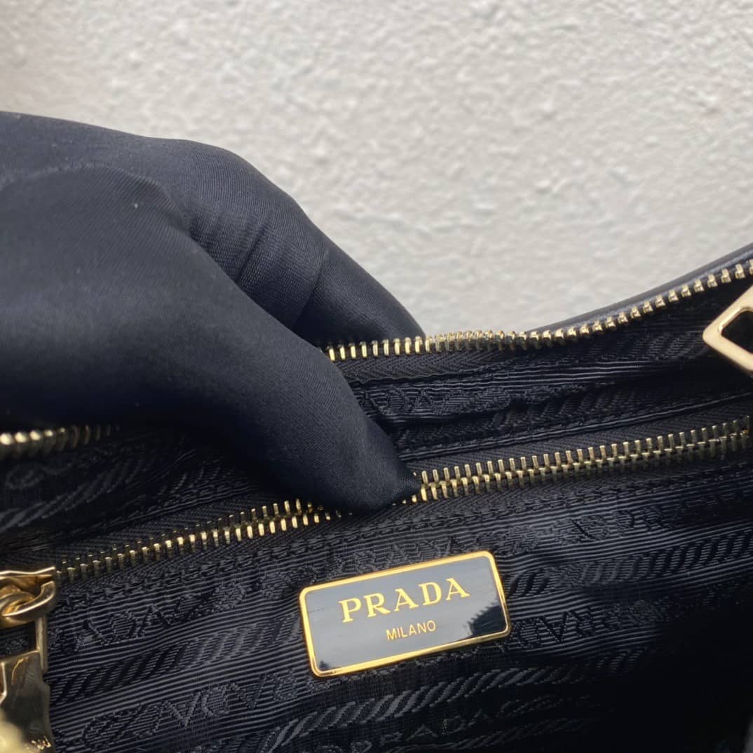 Prada Re-Edition 2005 Replica Hobo Bag