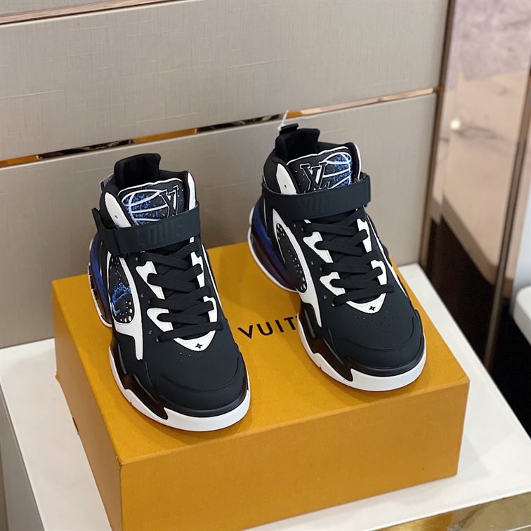 LOUIS VUITTON LV TRAINER 2 SNEAKER   LVS055