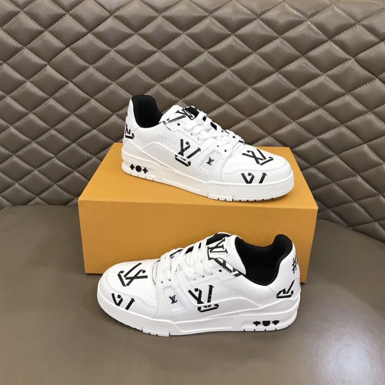 LOUIS VUITTON LV TRAINER SNEAKER   LVS054