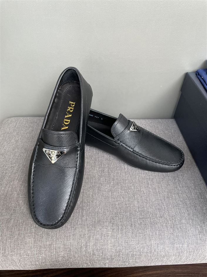 PRADA SAFFIANO LEATHER DRIVER   PRS036