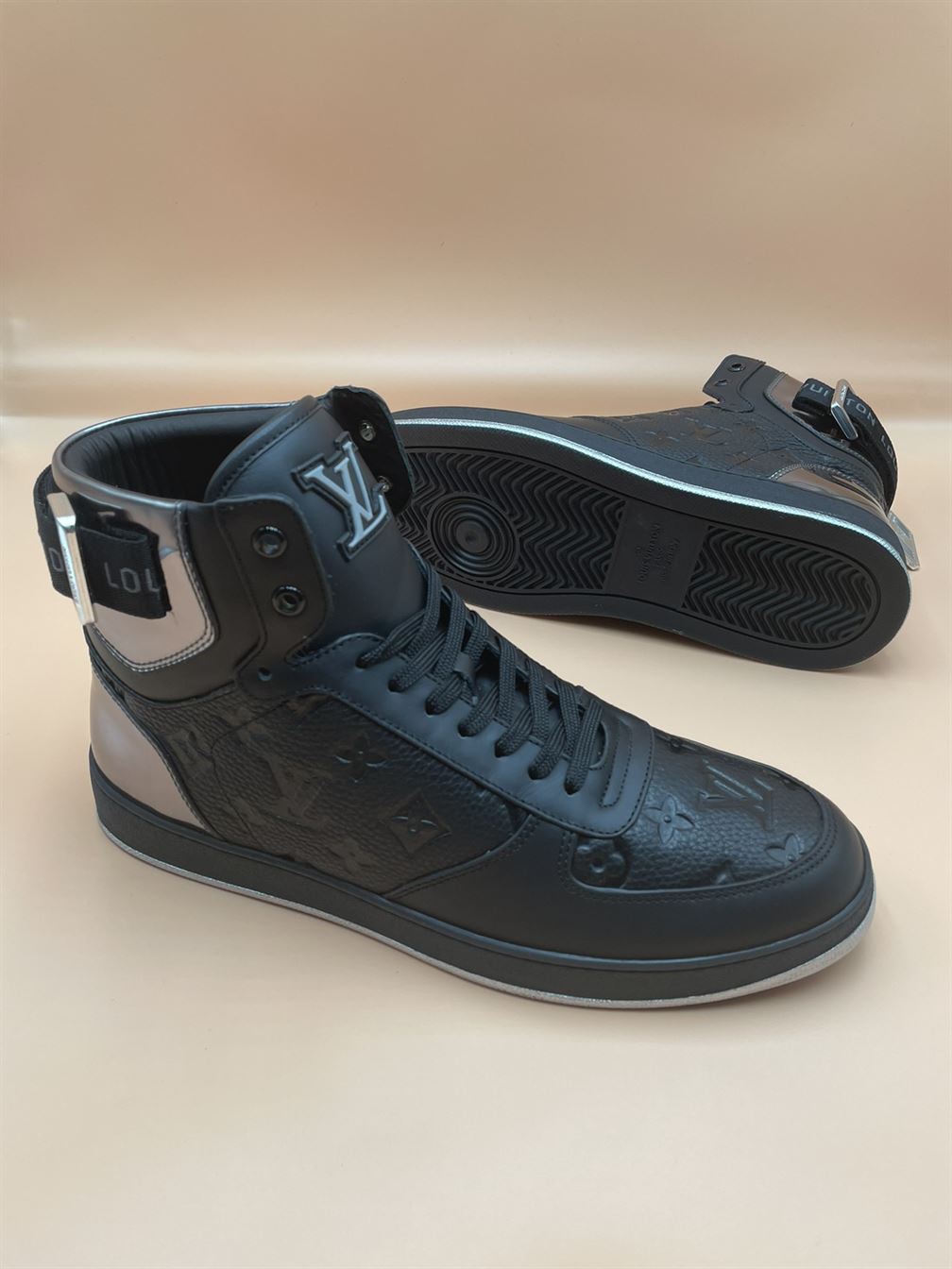 LOUIS VUITTON RIVOLI BOOTS   LVS103