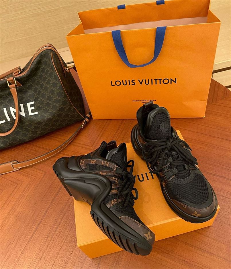 LOUIS VUITTON ARCHLIGHT TRAINERS   LVS098