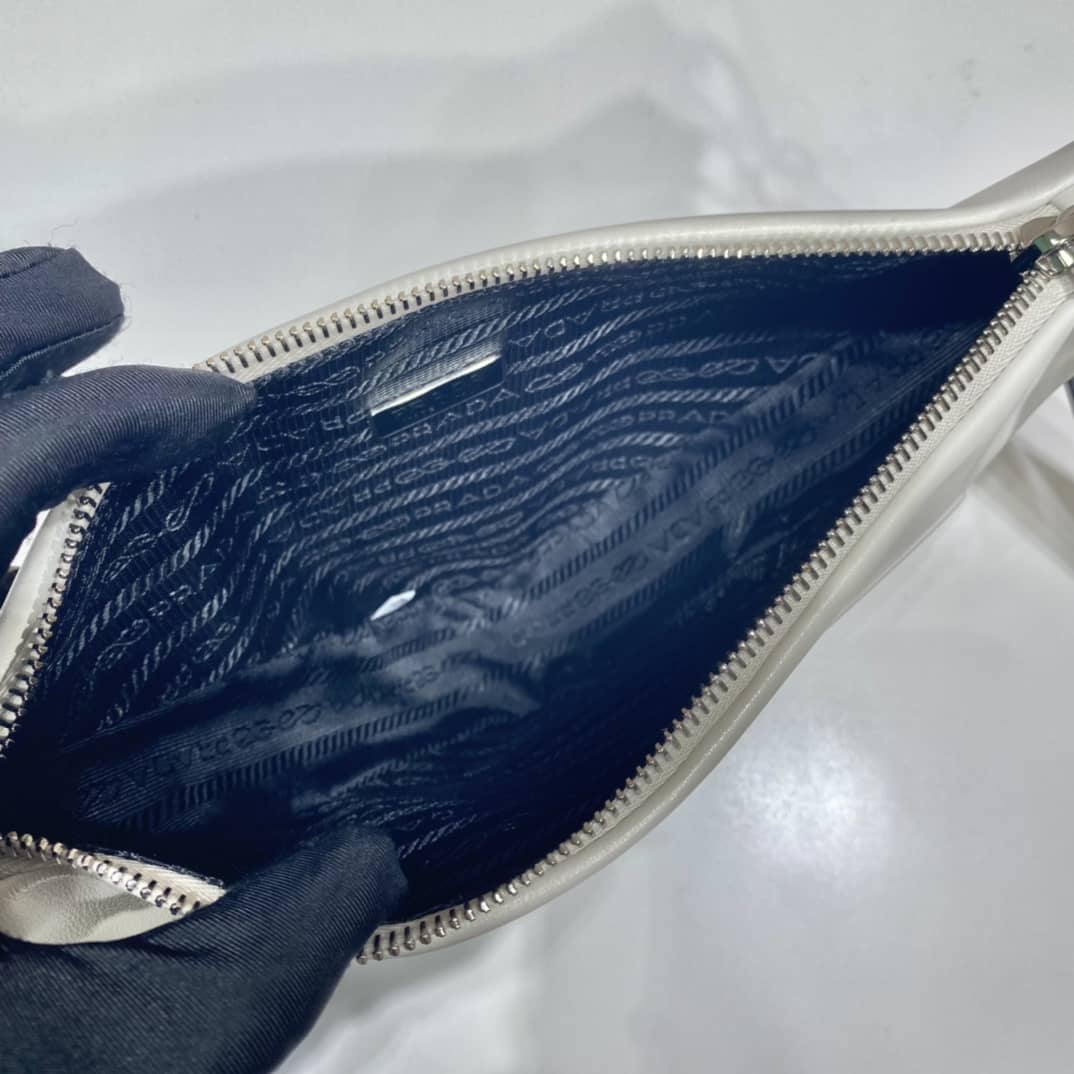 Prada Lady Leather Triangle Leather Replica Pouch