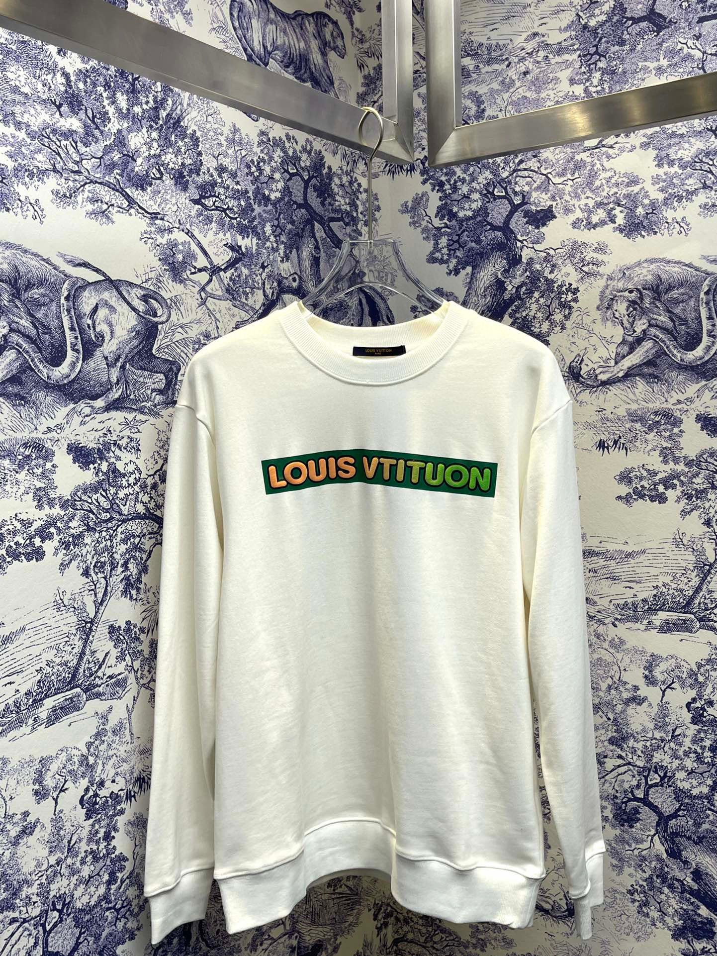 Louis Vuitton Sweatshirt