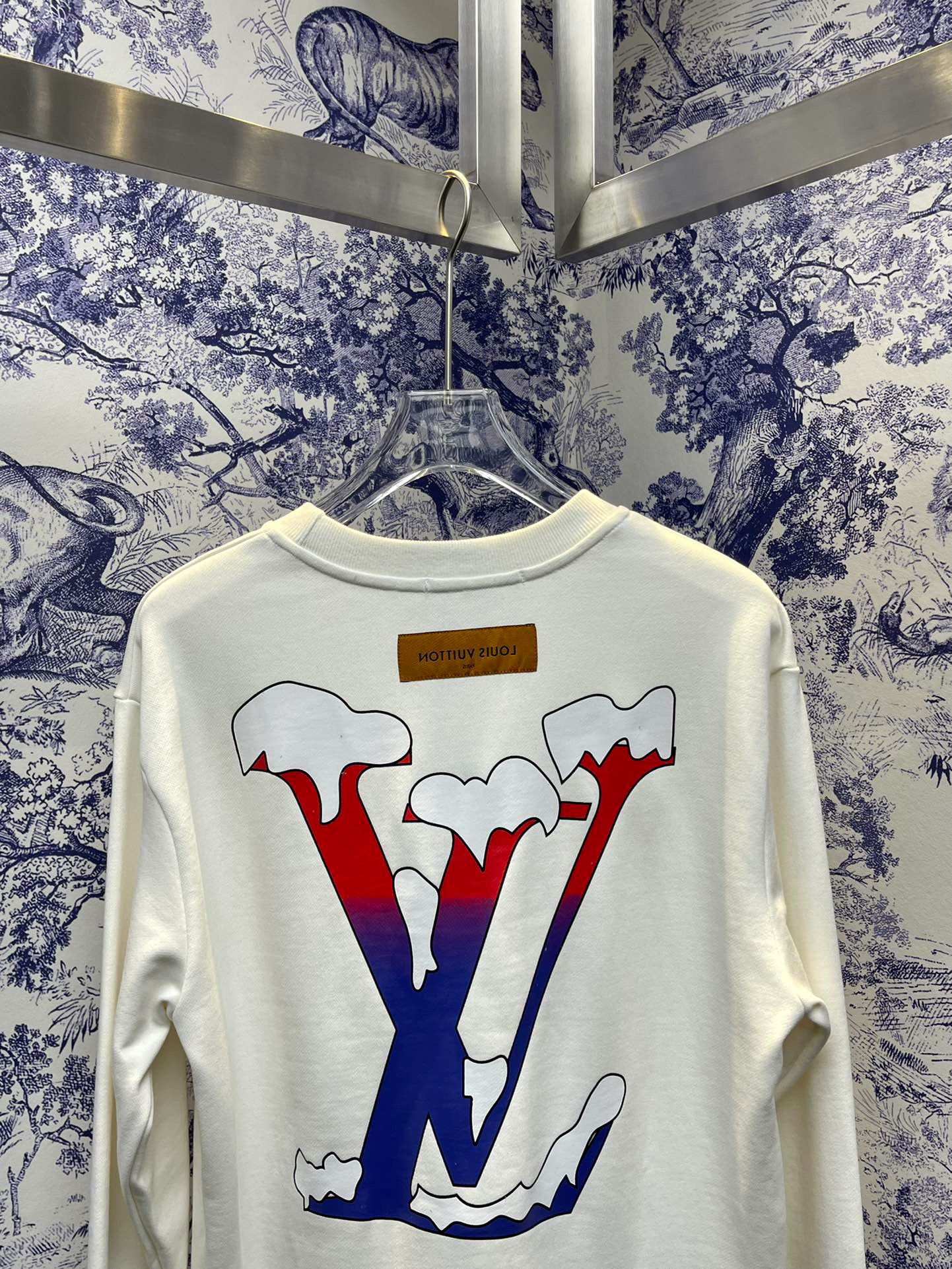 Louis Vuitton Sweatshirt