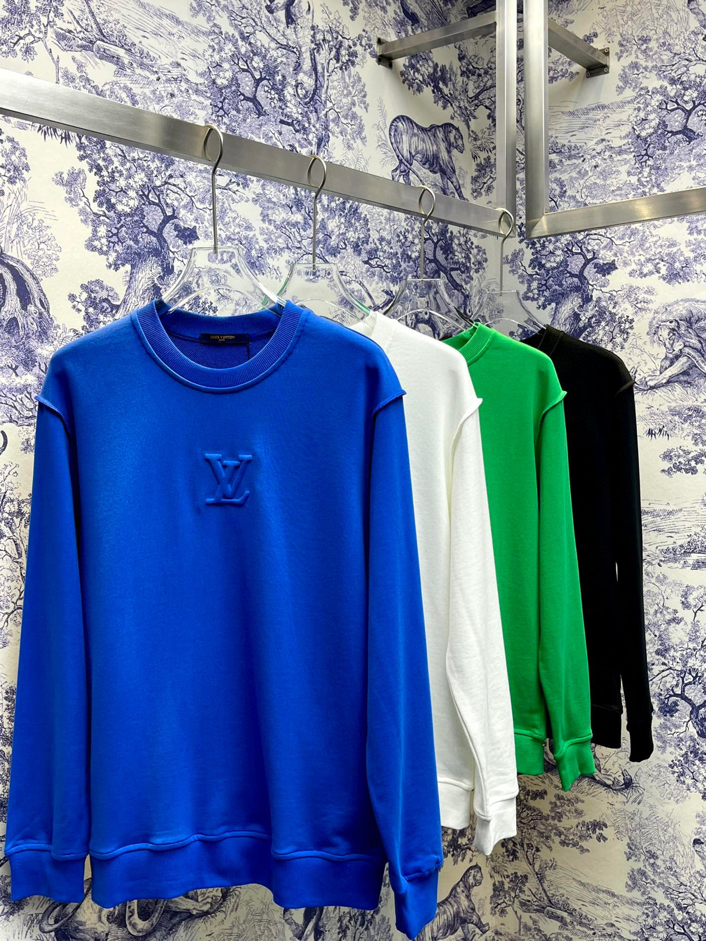 Louis Vuitton Sweatshirt