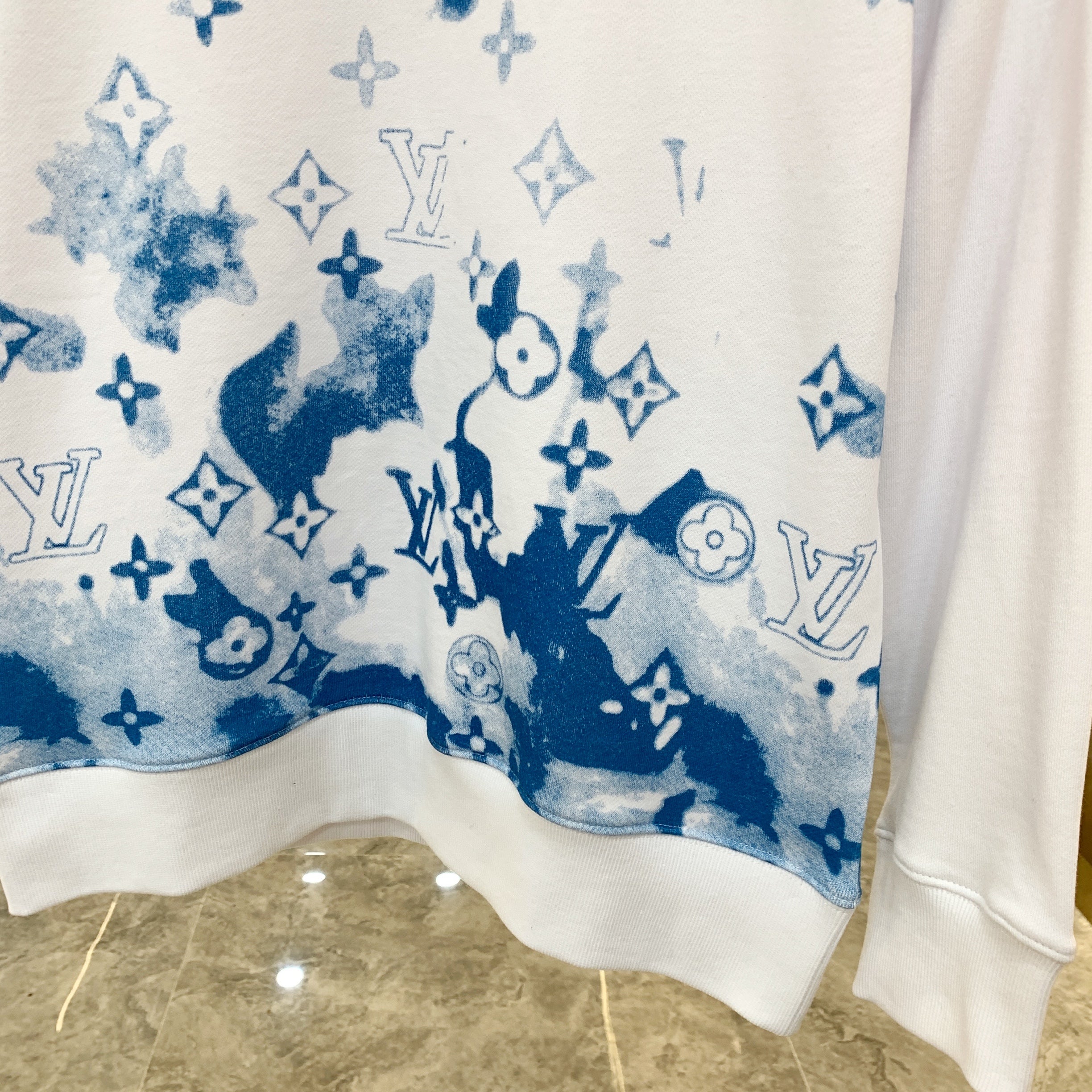 Louis Vuitton Sweatshirt