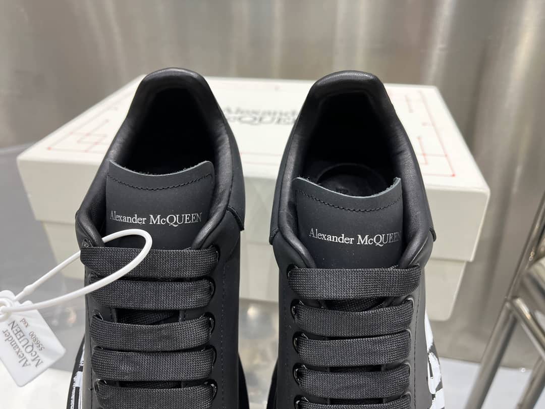 ALEXANDER MCQUEEN SNEAKER   AM26