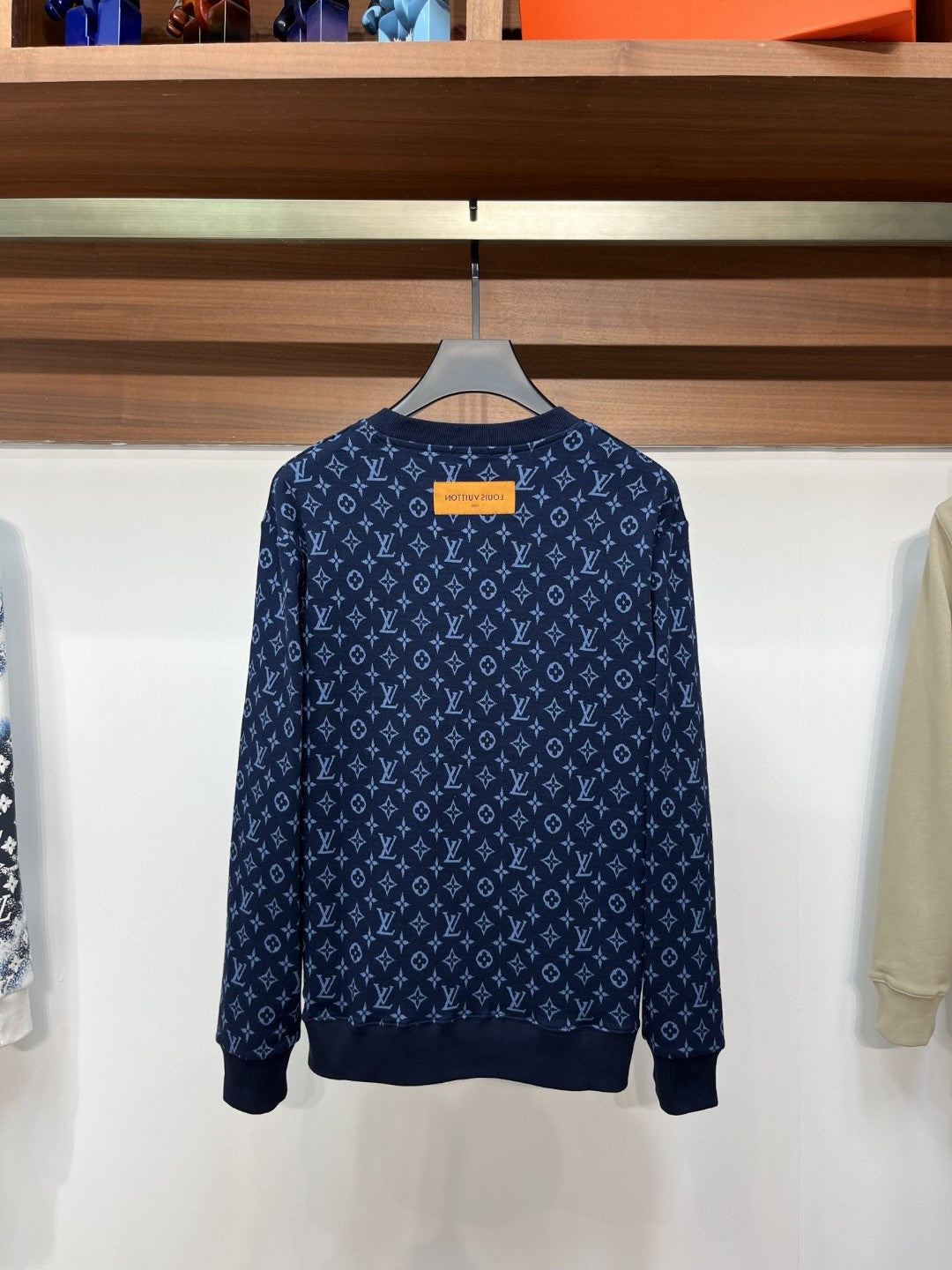 Louis Vuitton Sweatshirt