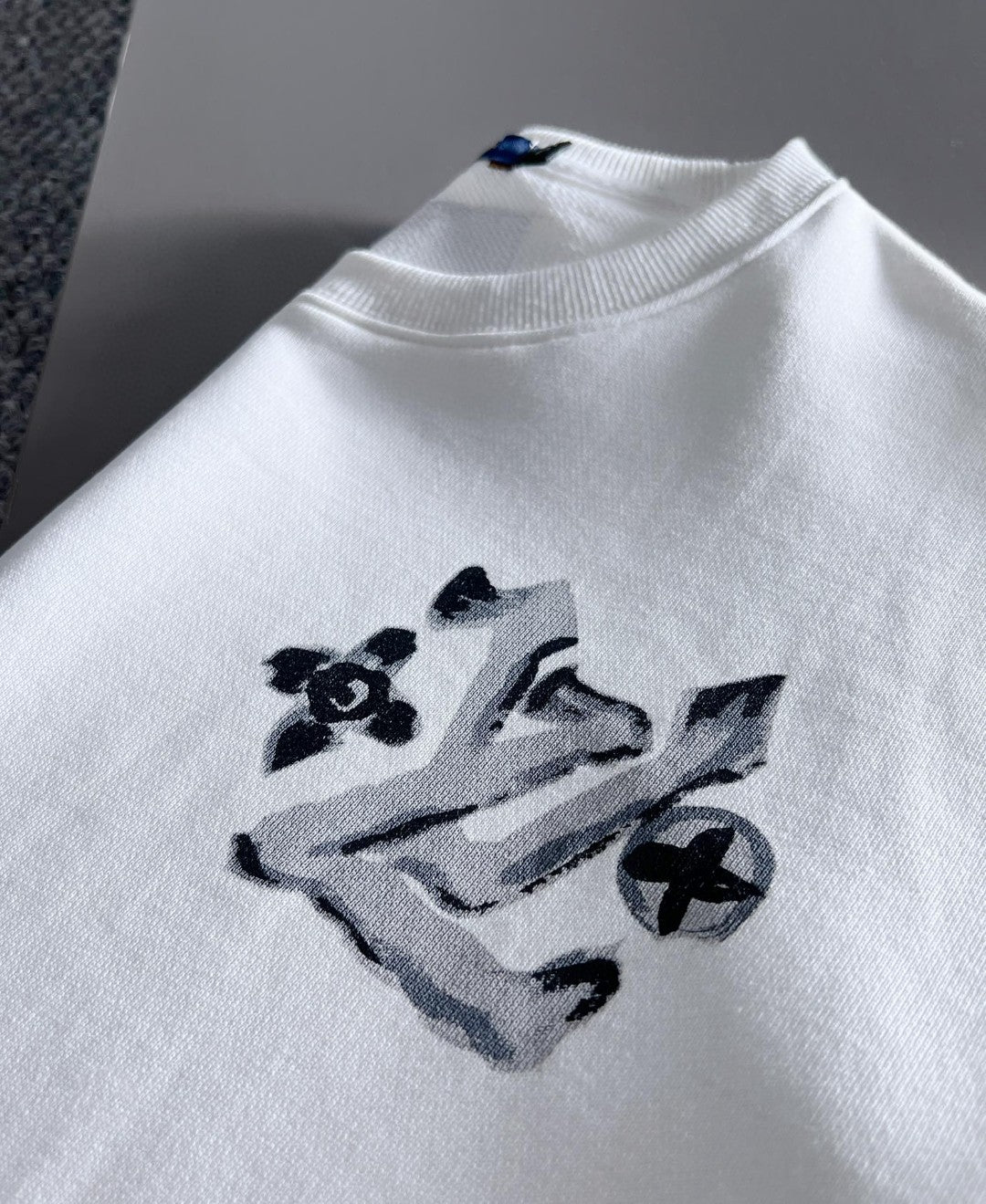 Louis Vuitton Sweatshirt
