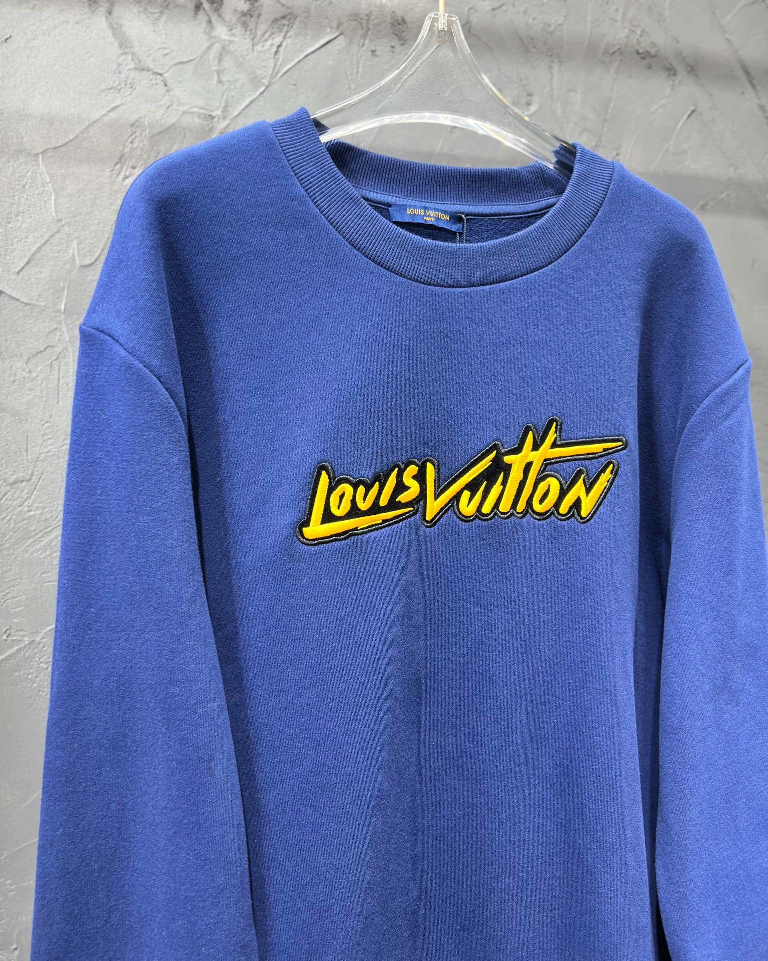 Louis Vuitton Sweatshirt