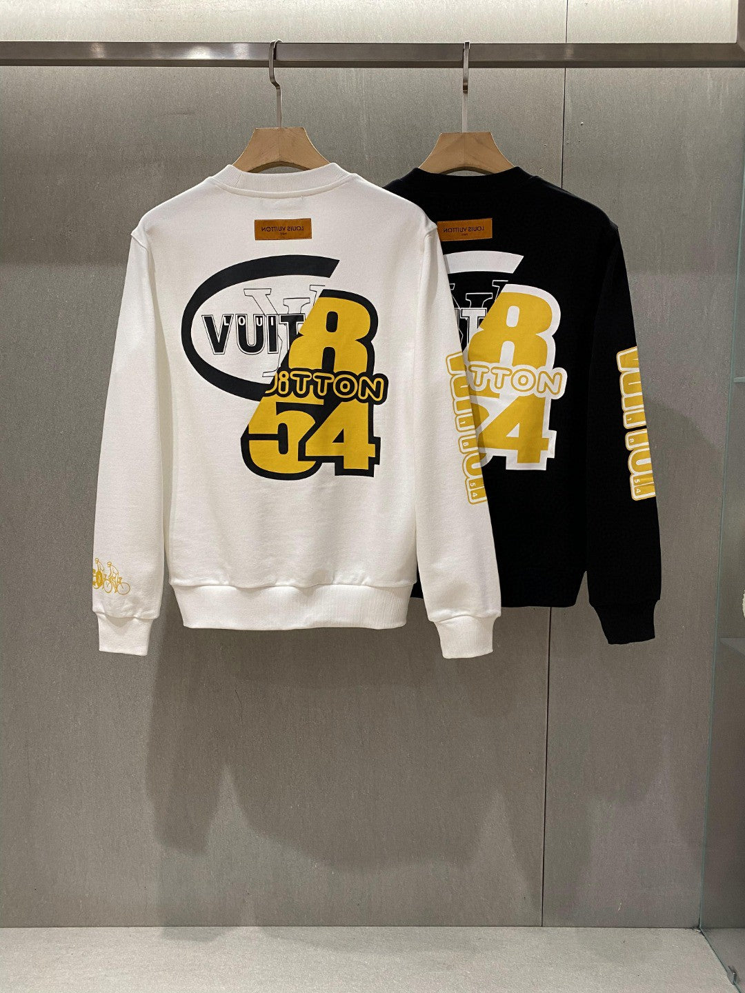 Louis Vuitton Sweatshirt