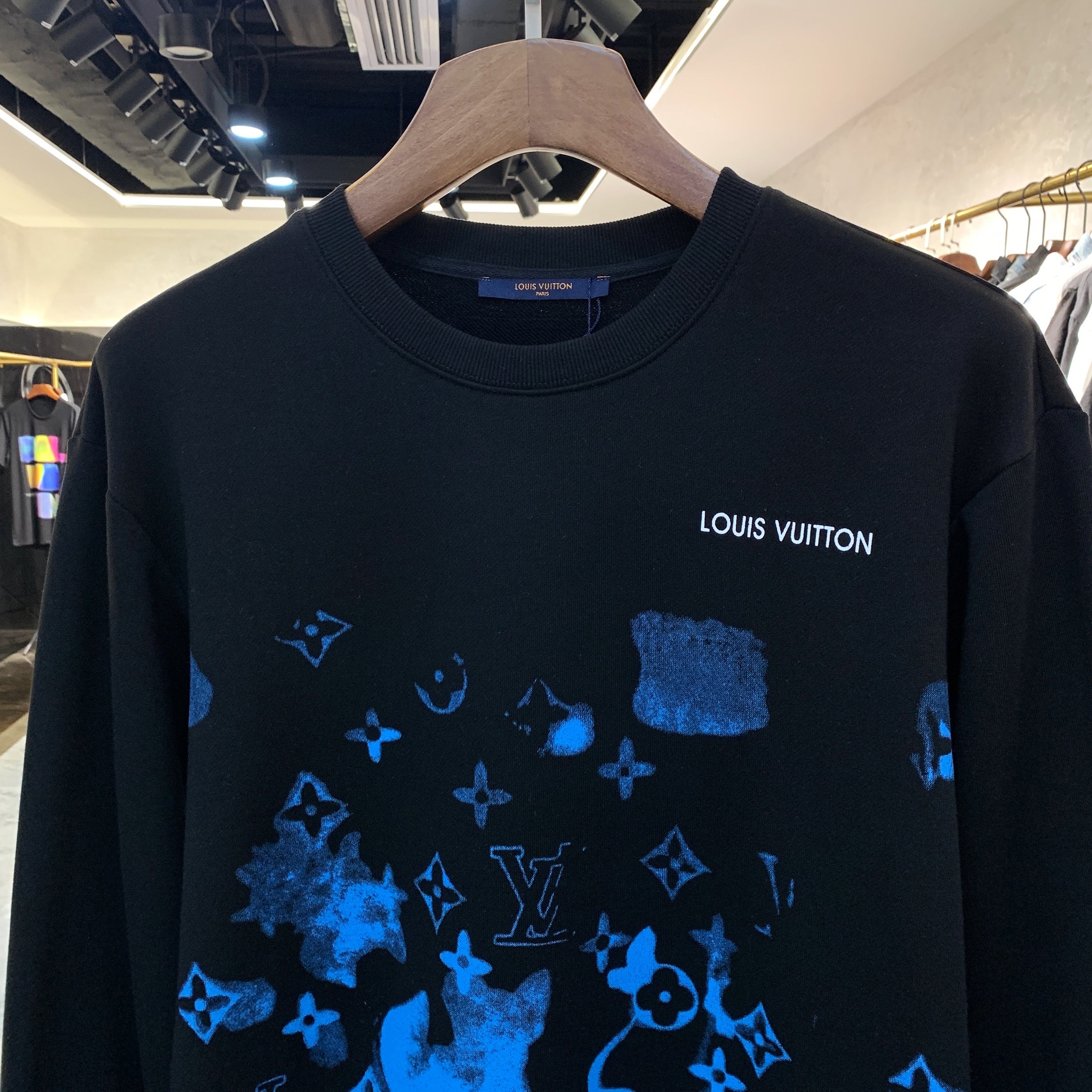 Louis Vuitton Sweatshirt