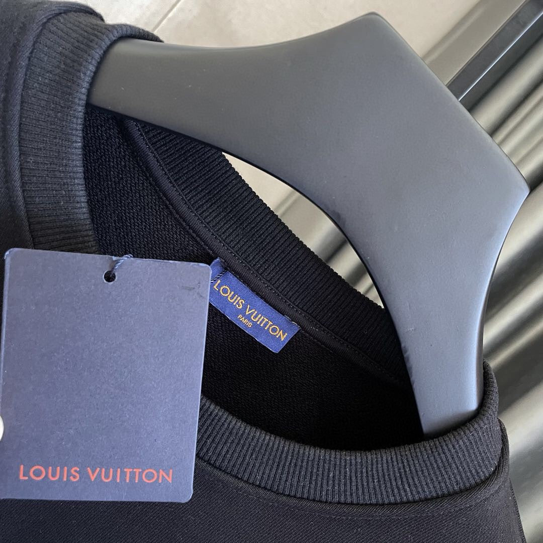 Louis Vuitton Sweatshirt
