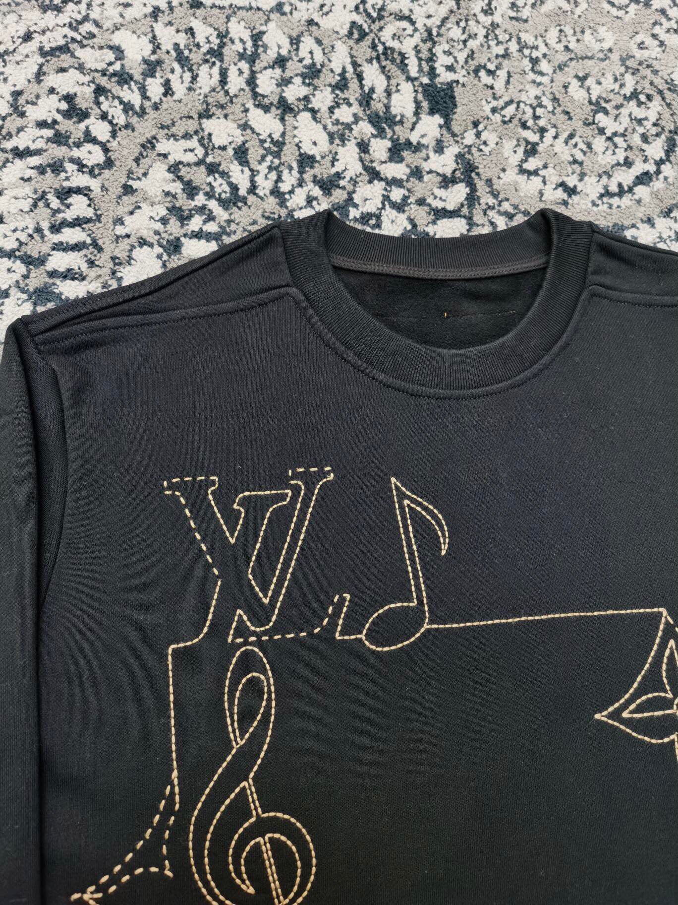 Louis Vuitton Sweatshirt