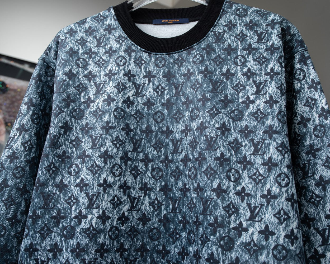 Louis Vuitton Sweatshirt