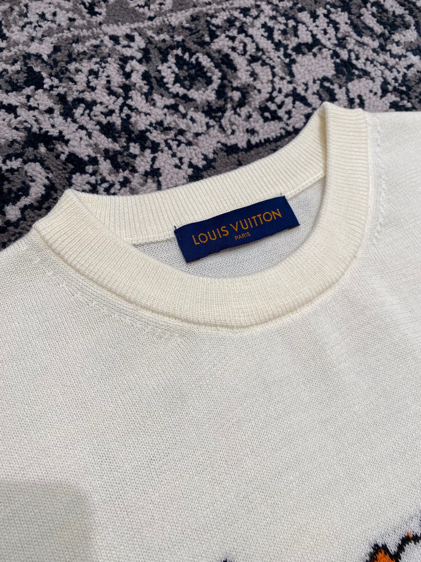 Louis Vuitton Sweatshirt