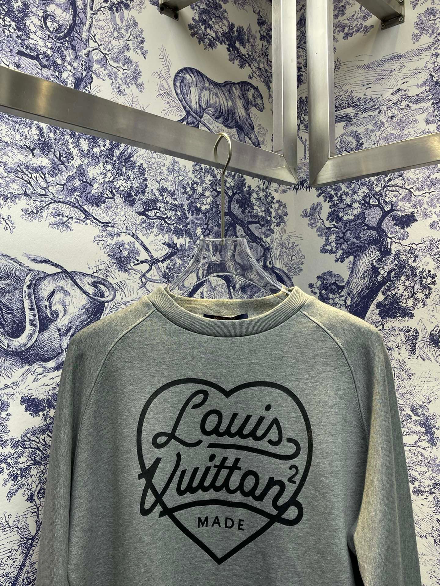Louis Vuitton Sweatshirt