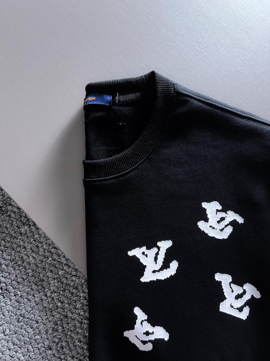Louis Vuitton Sweatshirt