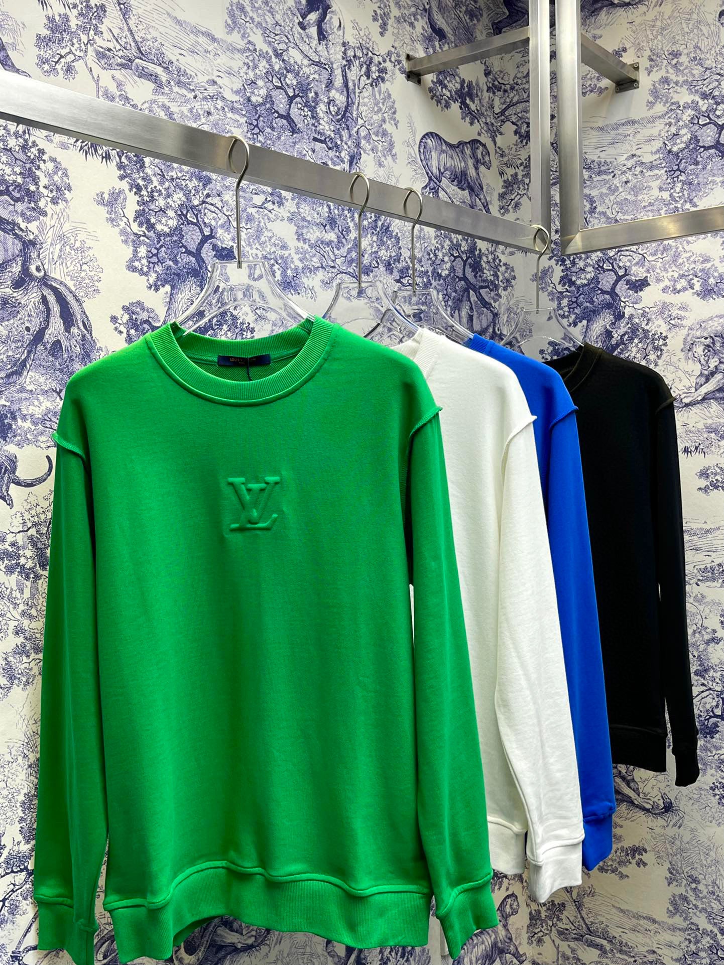 Louis Vuitton Sweatshirt