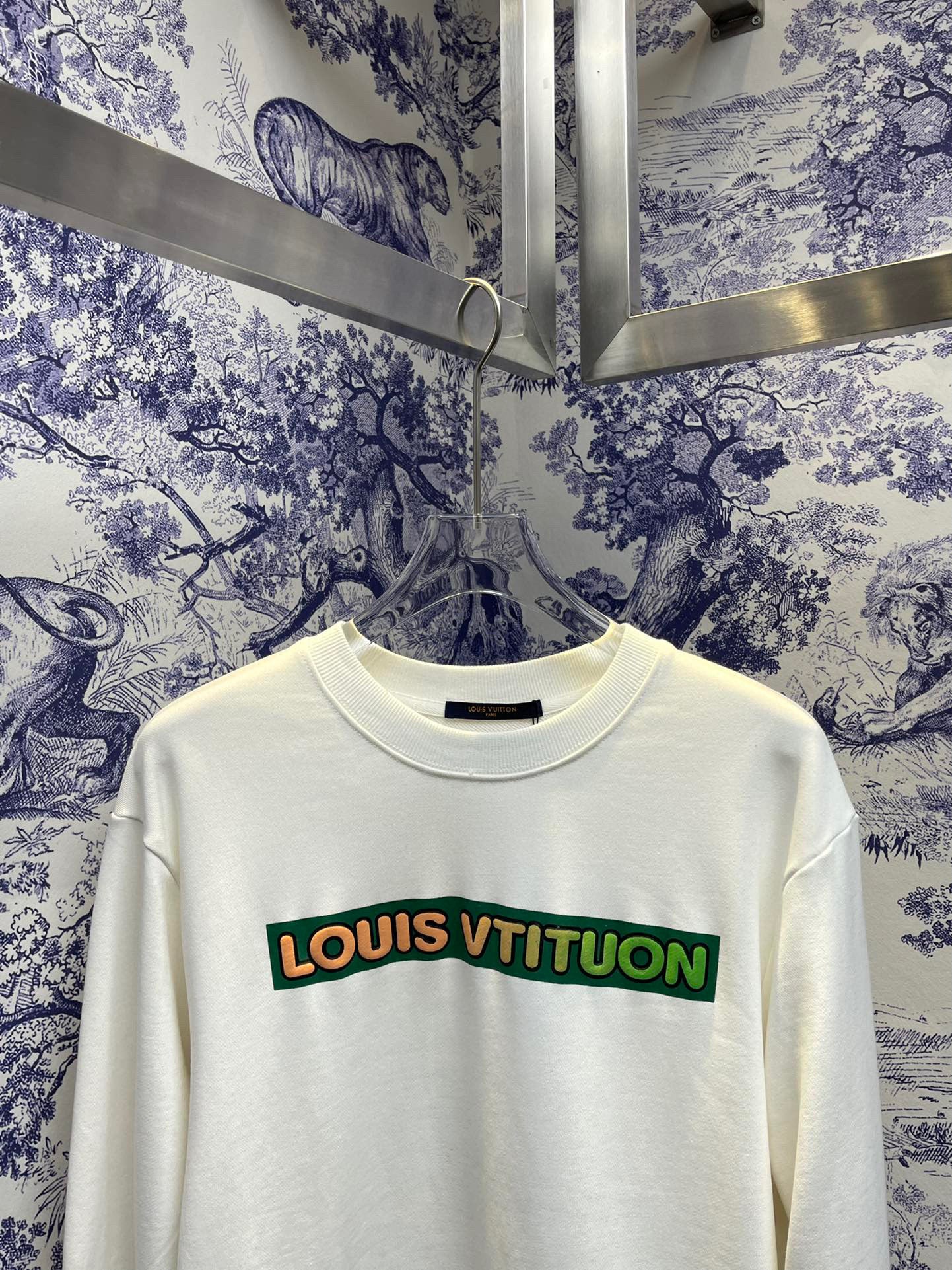 Louis Vuitton Sweatshirt