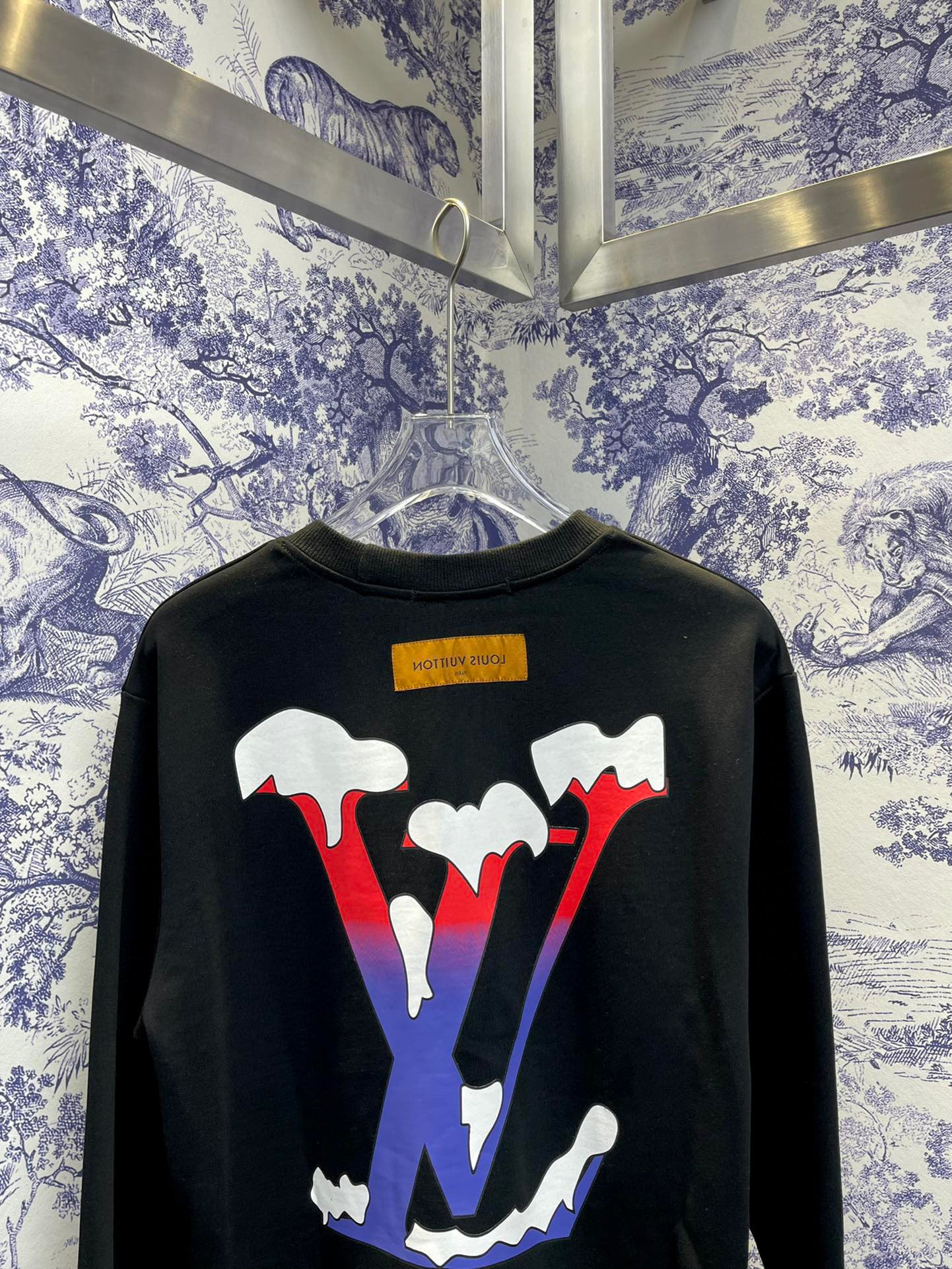 Louis Vuitton Sweatshirt