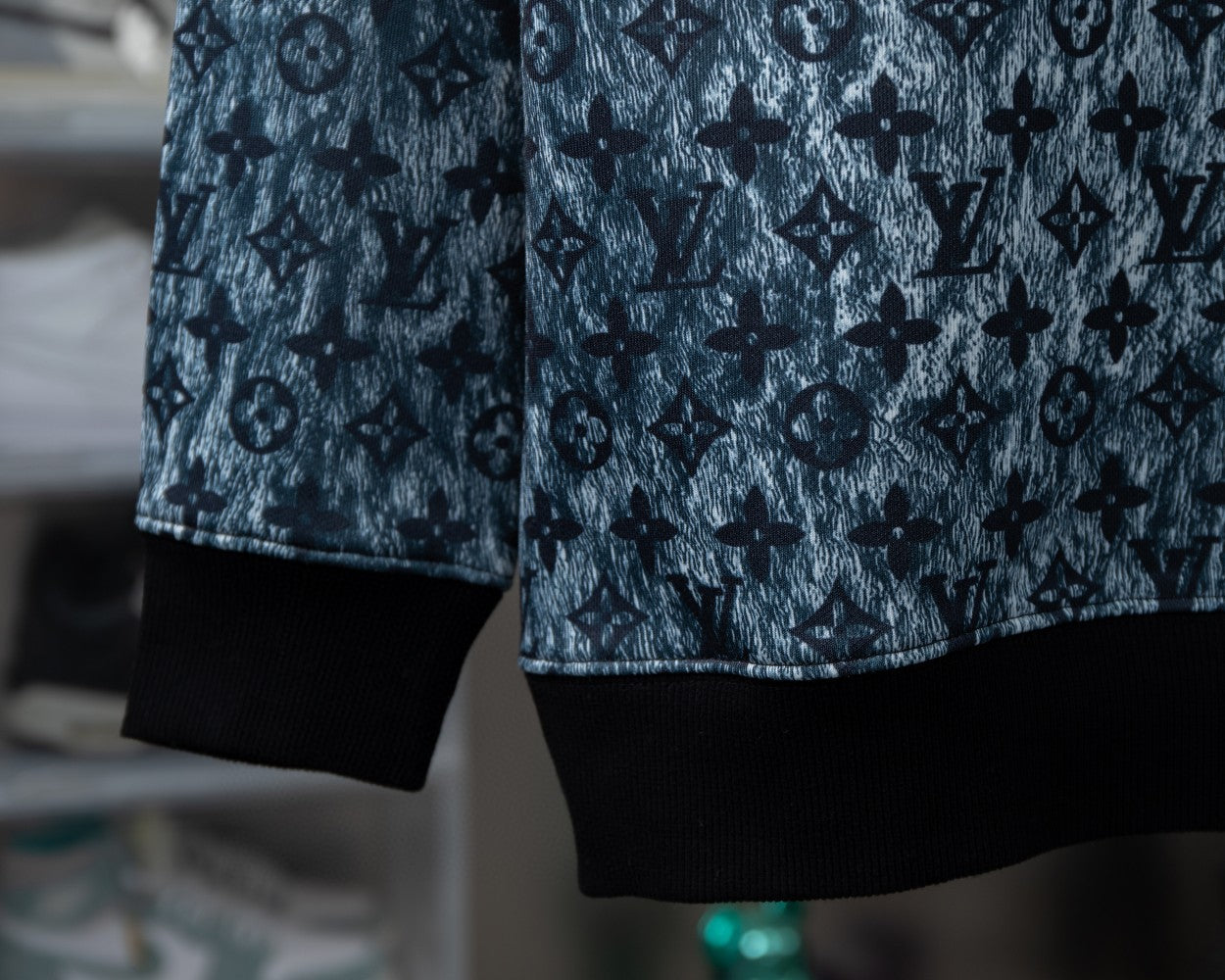 Louis Vuitton Sweatshirt