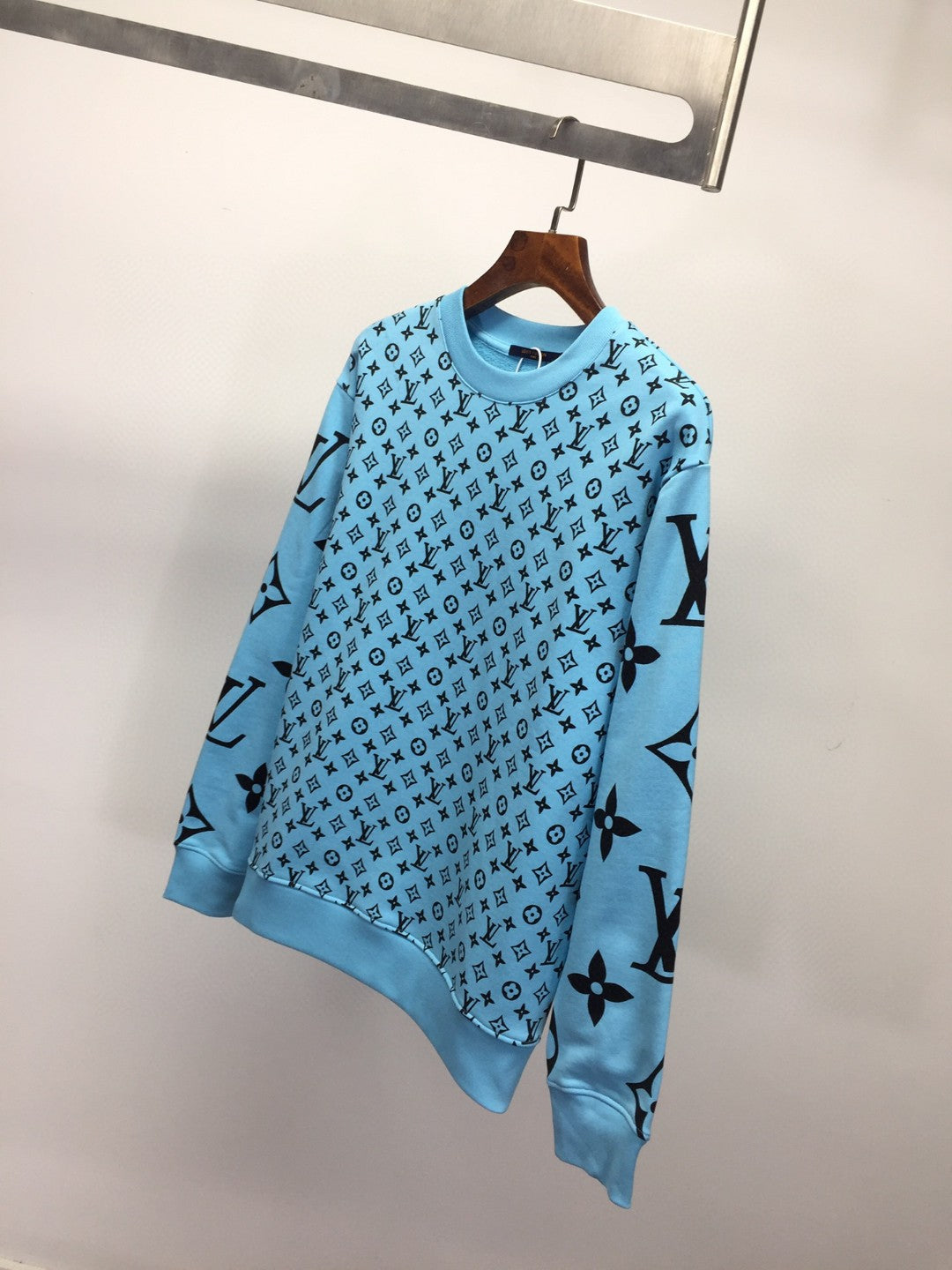 Louis Vuitton Sweatshirt