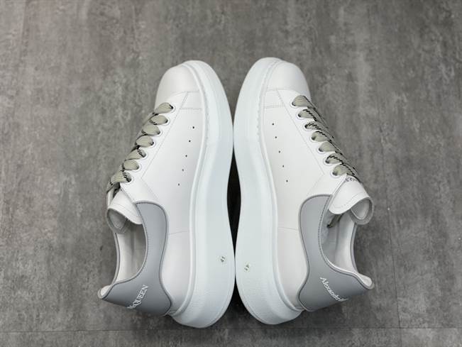 ALEXANDER MCQUEEN SNEAKER   AM22