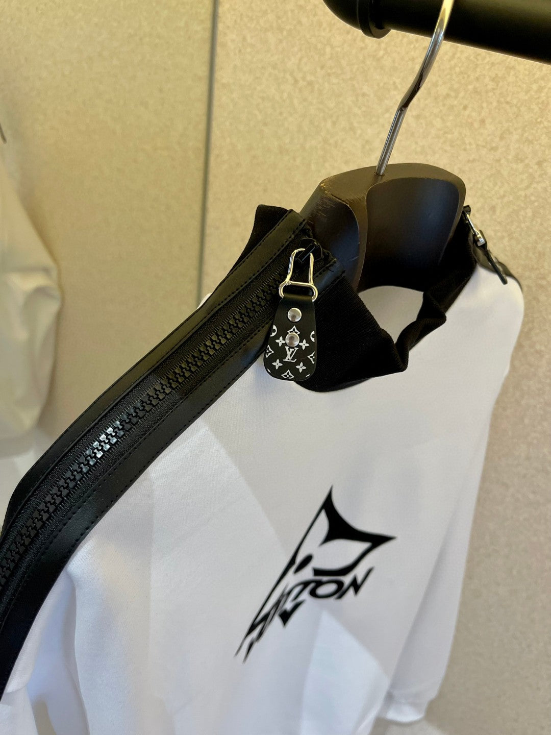 Louis Vuitton Sweatshirt