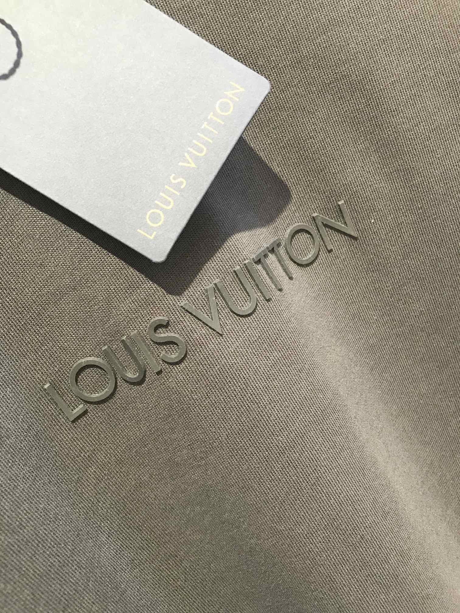 Louis Vuitton T-shirt