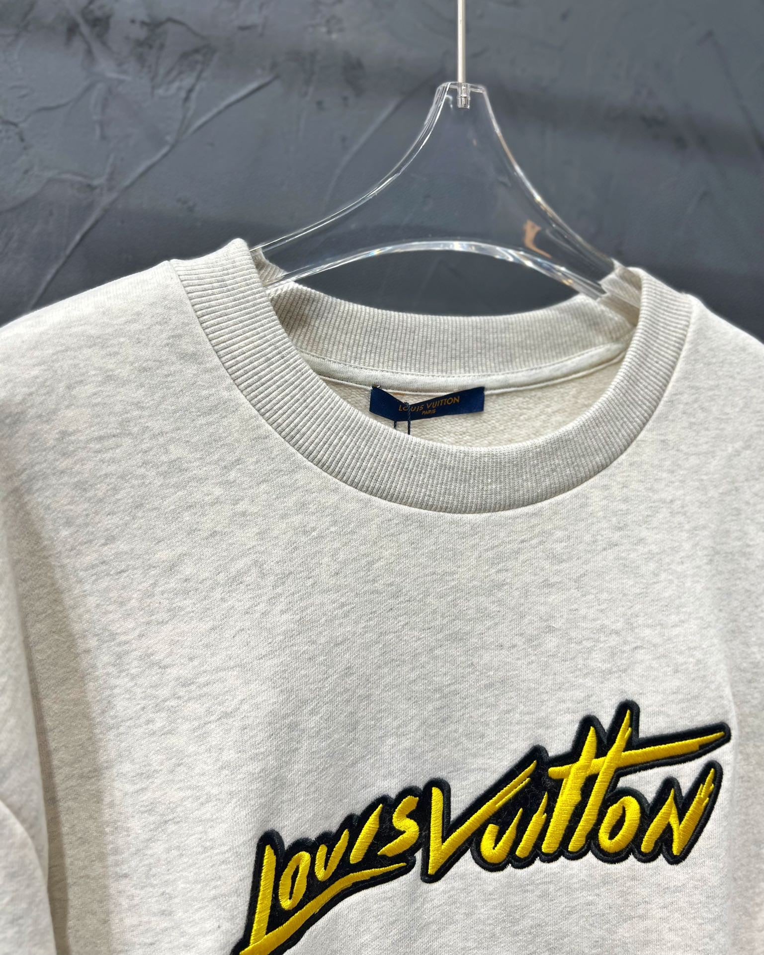 Louis Vuitton Sweatshirt