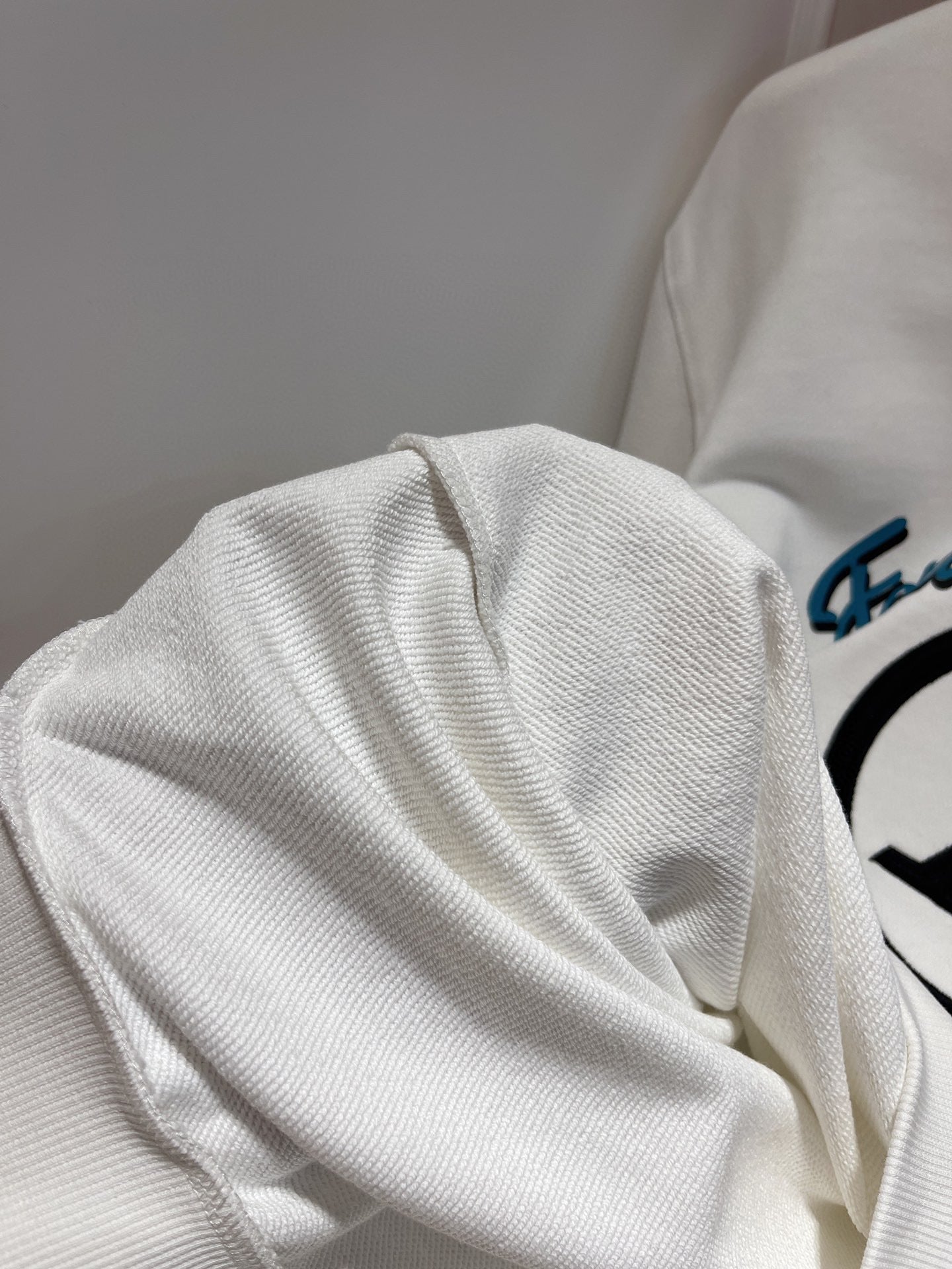 Louis Vuitton Sweatshirt