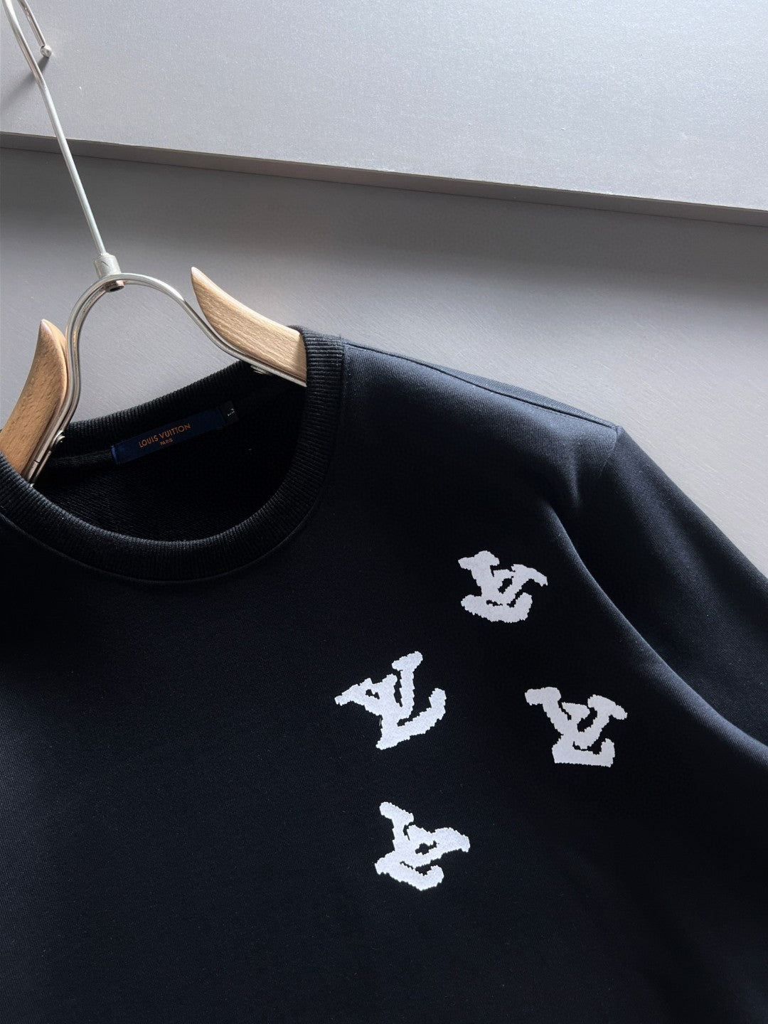 Louis Vuitton Sweatshirt